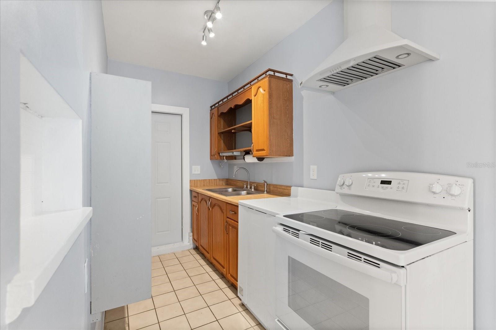 Image 23 of 44 For 2906 Grant Avenue