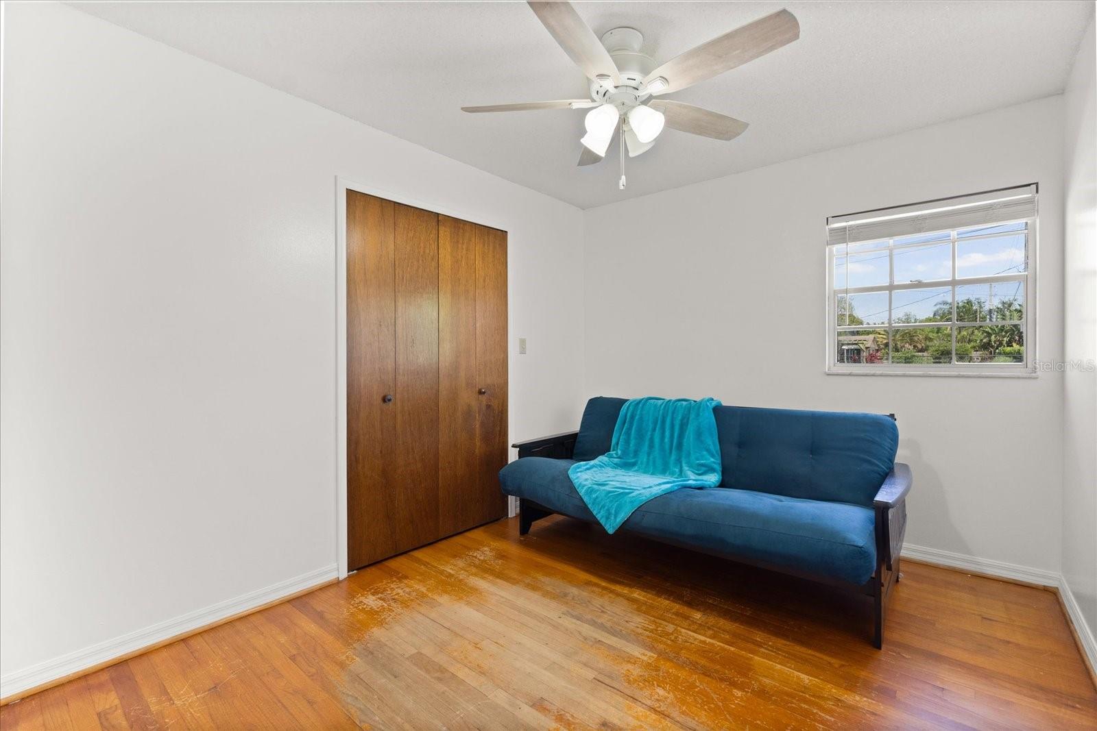 Image 32 of 44 For 2906 Grant Avenue