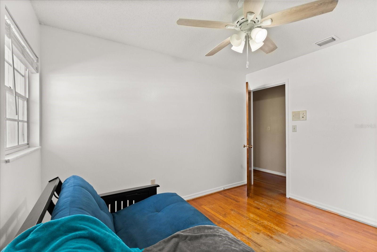 Image 33 of 44 For 2906 Grant Avenue