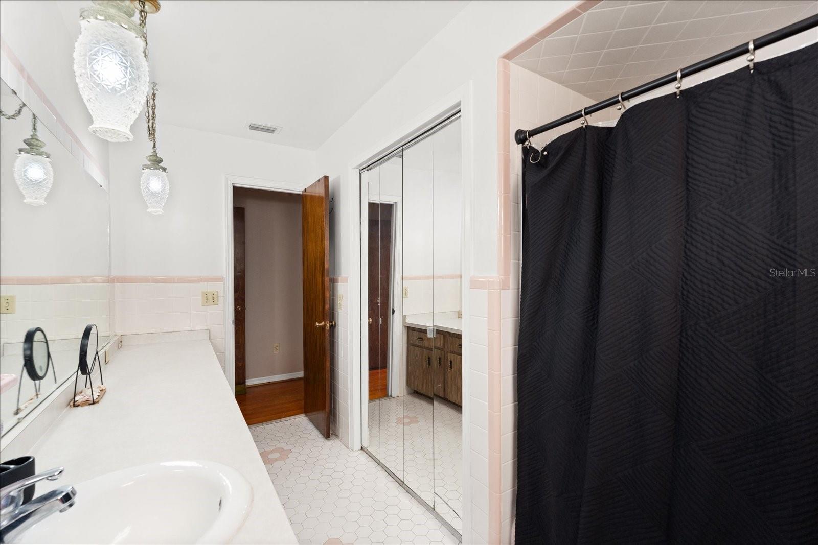 Image 35 of 44 For 2906 Grant Avenue