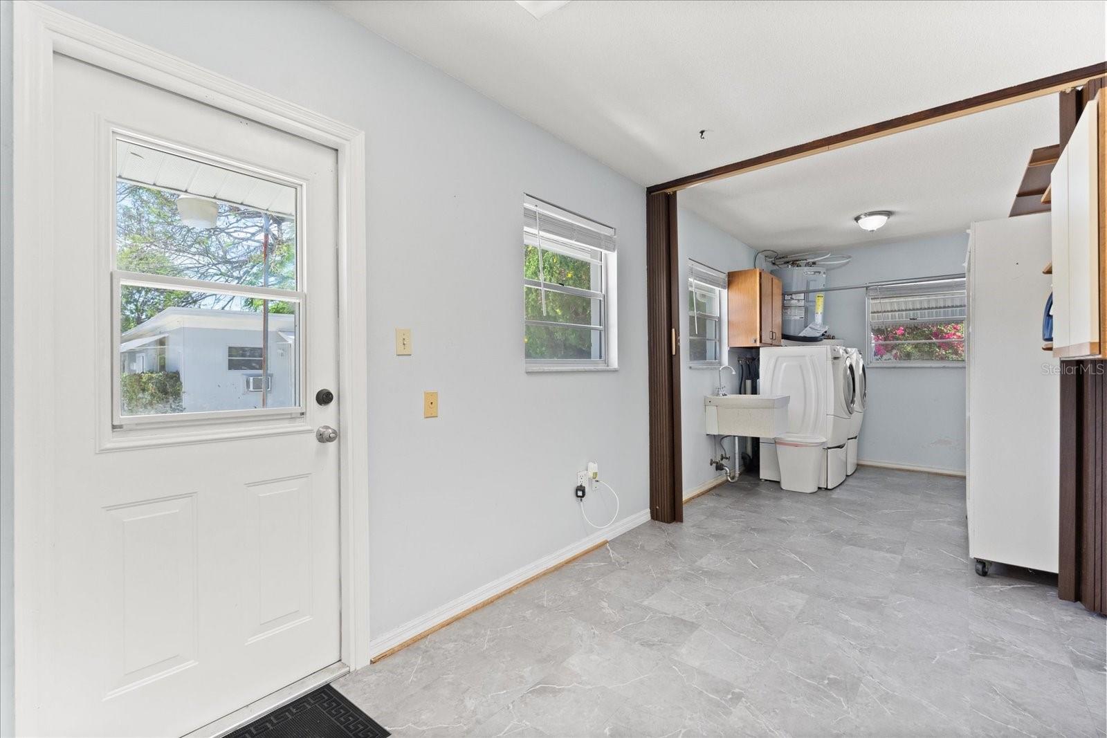 Image 39 of 44 For 2906 Grant Avenue