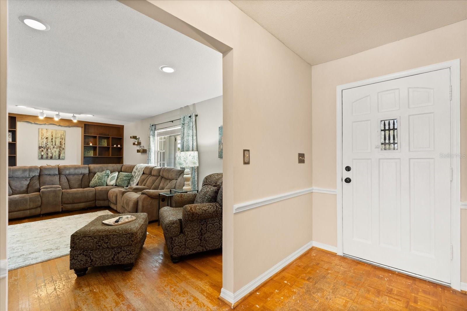 Image 8 of 44 For 2906 Grant Avenue