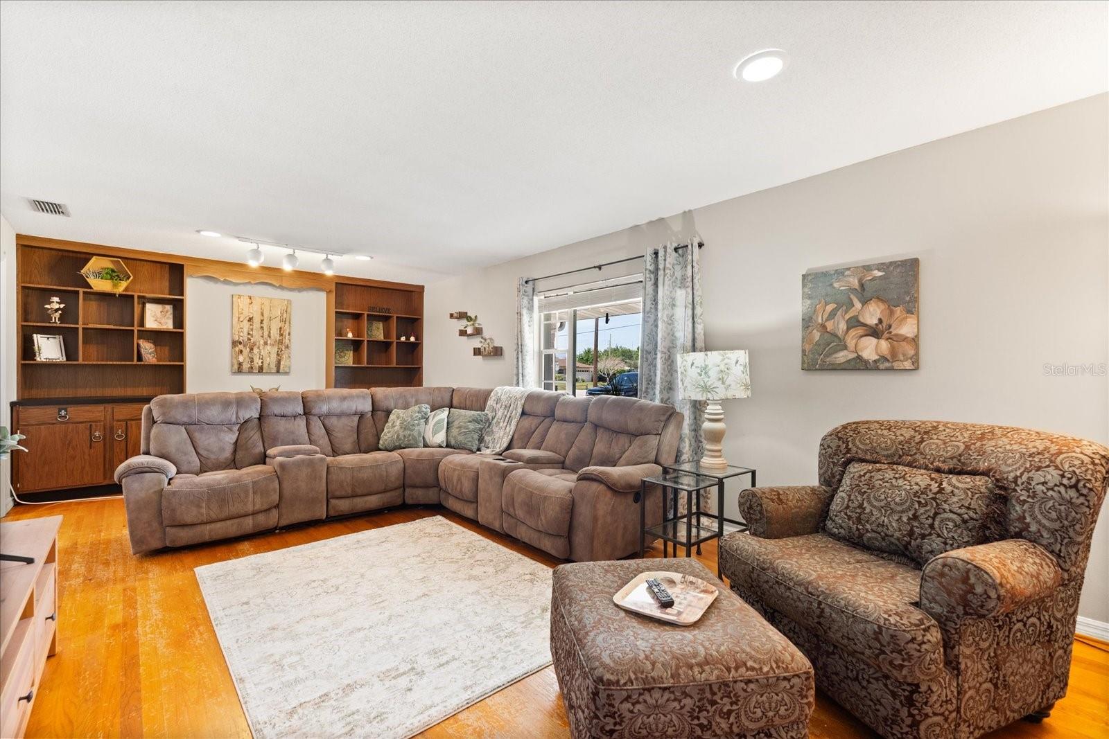 Image 9 of 44 For 2906 Grant Avenue