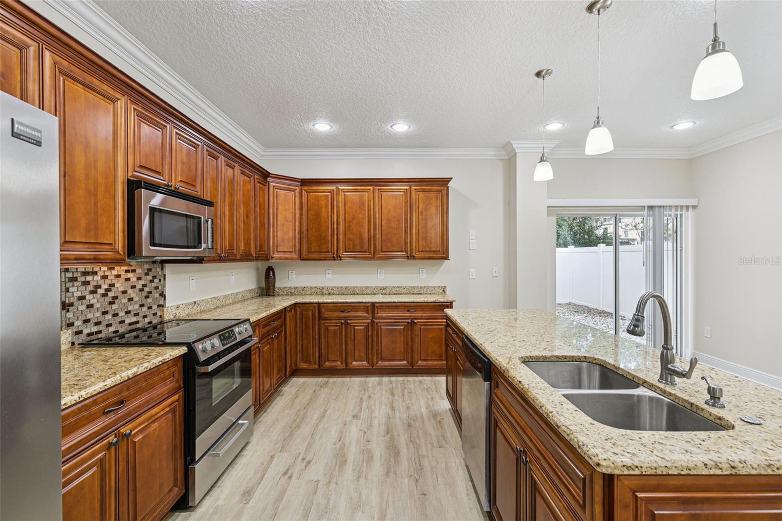 Image 6 of 47 For 1132 Hardy Avenue