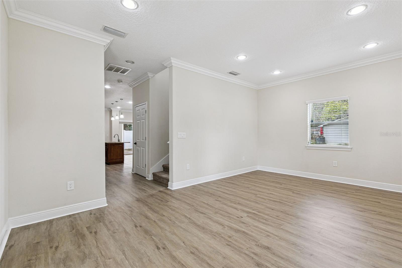 Image 9 of 47 For 1132 Hardy Avenue