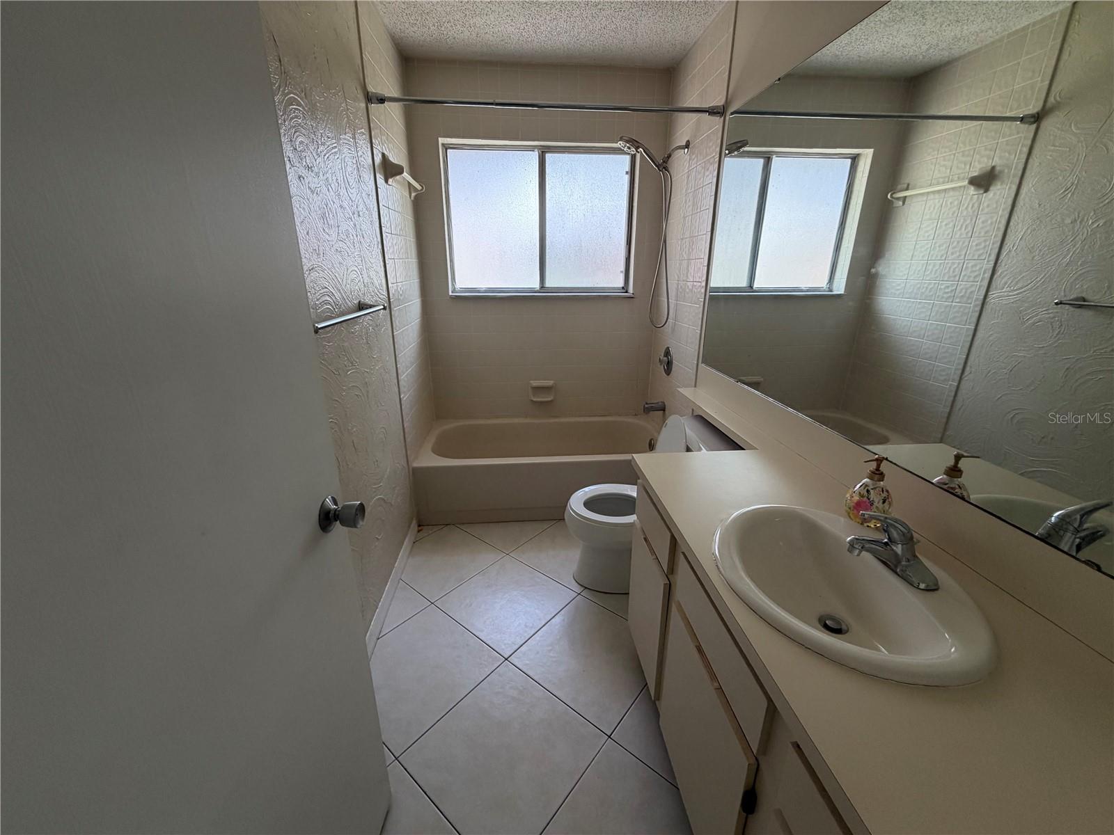 Image 11 of 12 For 623 Red Oak Circle 121