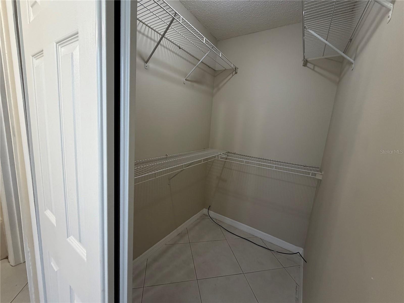 Image 7 of 12 For 623 Red Oak Circle 121