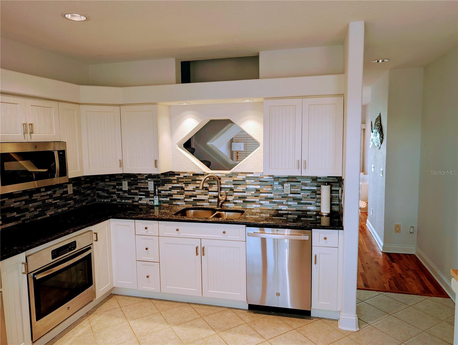 Image 6 of 18 For 3000 Ocean Shore Boulevard 14