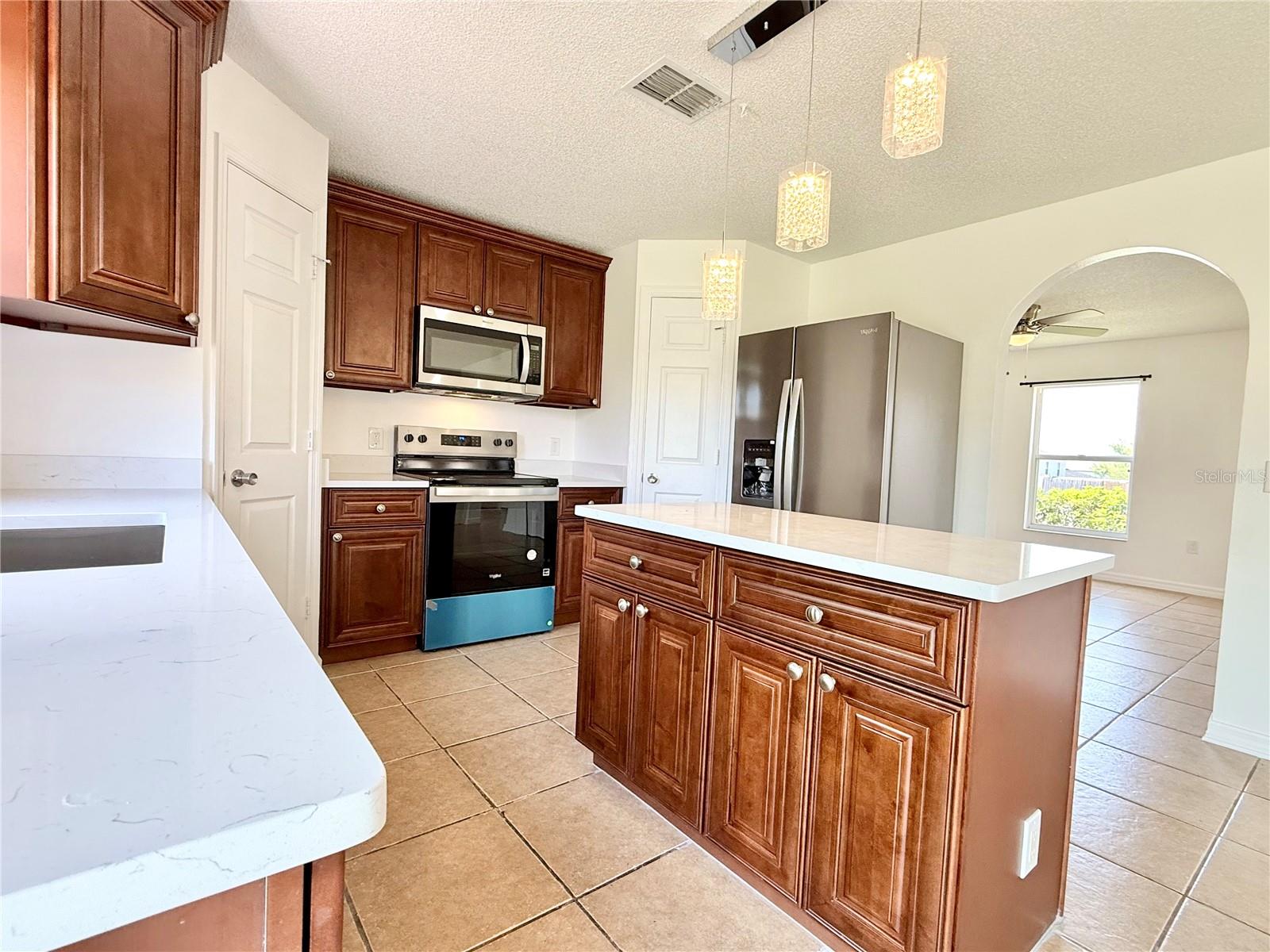 Image 10 of 40 For 6636 Pomeroy Circle