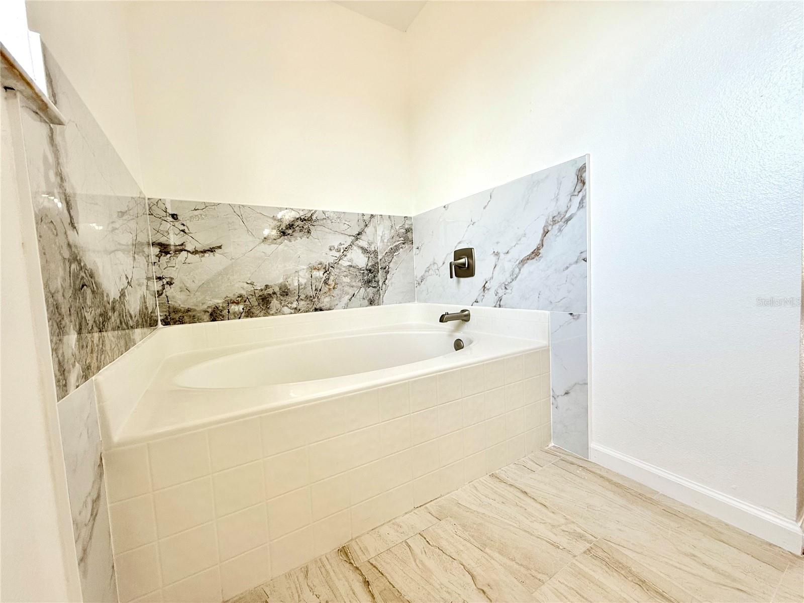 Image 27 of 40 For 6636 Pomeroy Circle