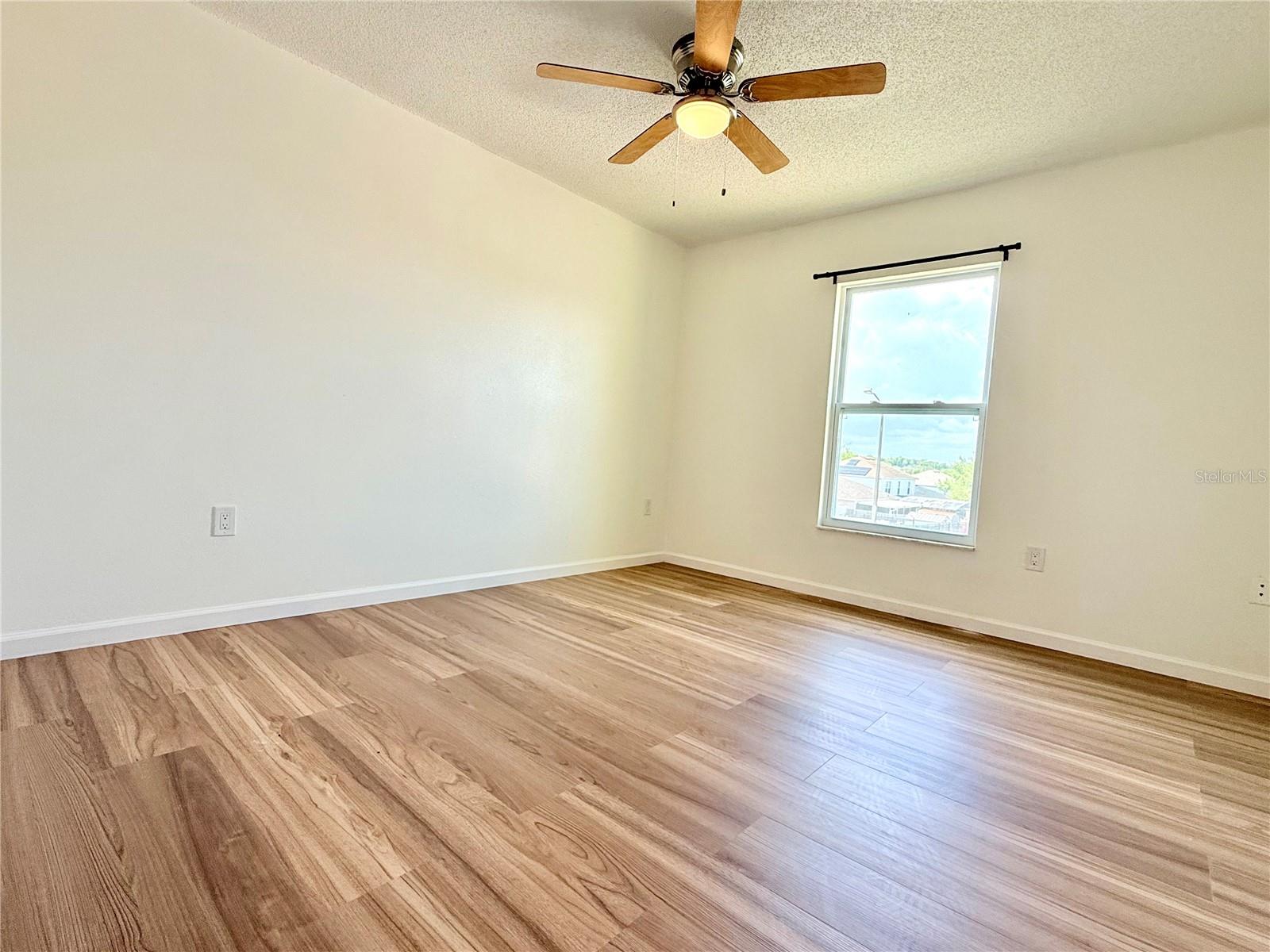 Image 33 of 40 For 6636 Pomeroy Circle