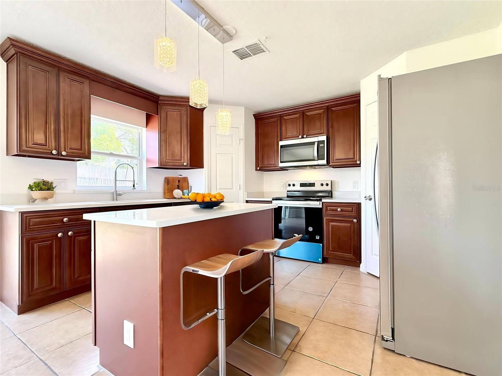 Image 8 of 40 For 6636 Pomeroy Circle