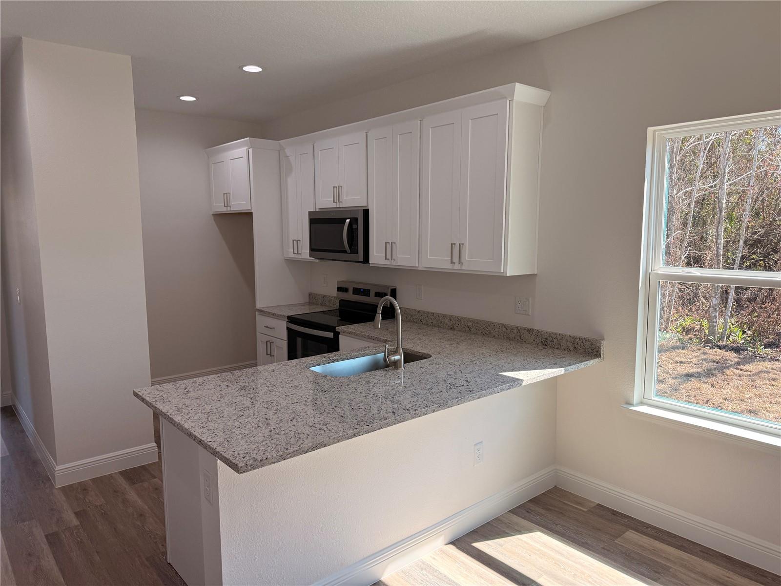 Image 11 of 18 For 939 Moton Avenue