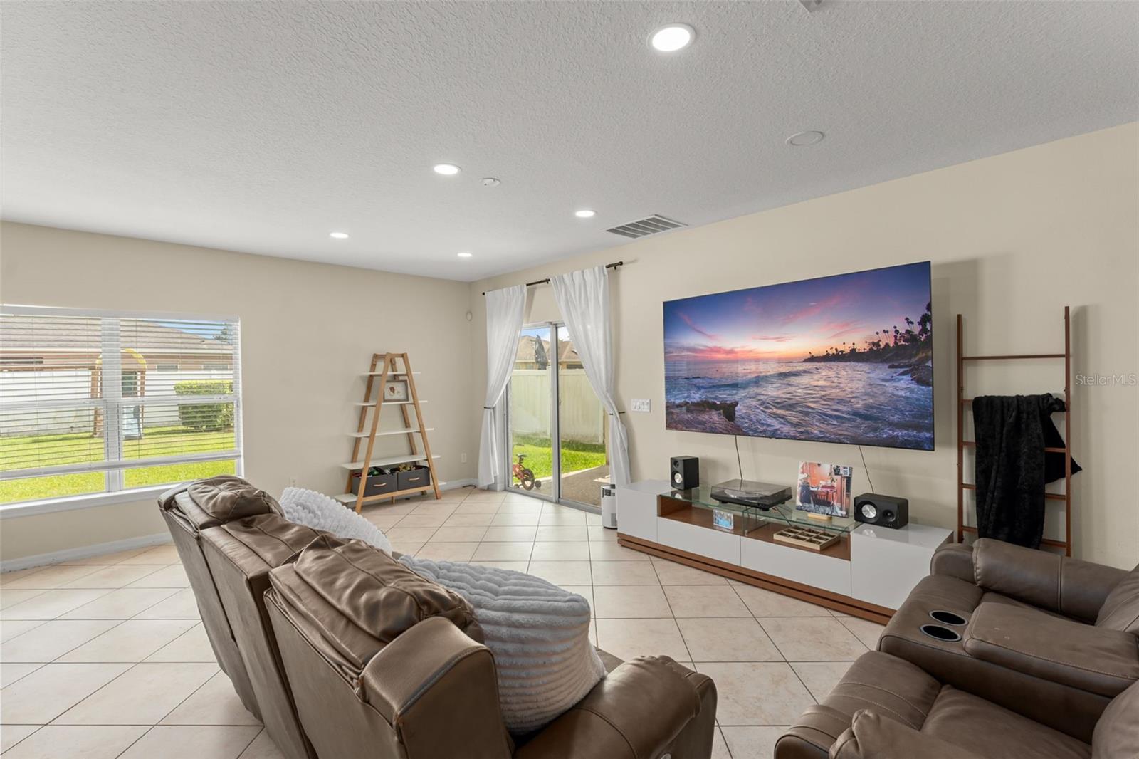 Image 11 of 50 For 10507 Cabbage Tree Loop