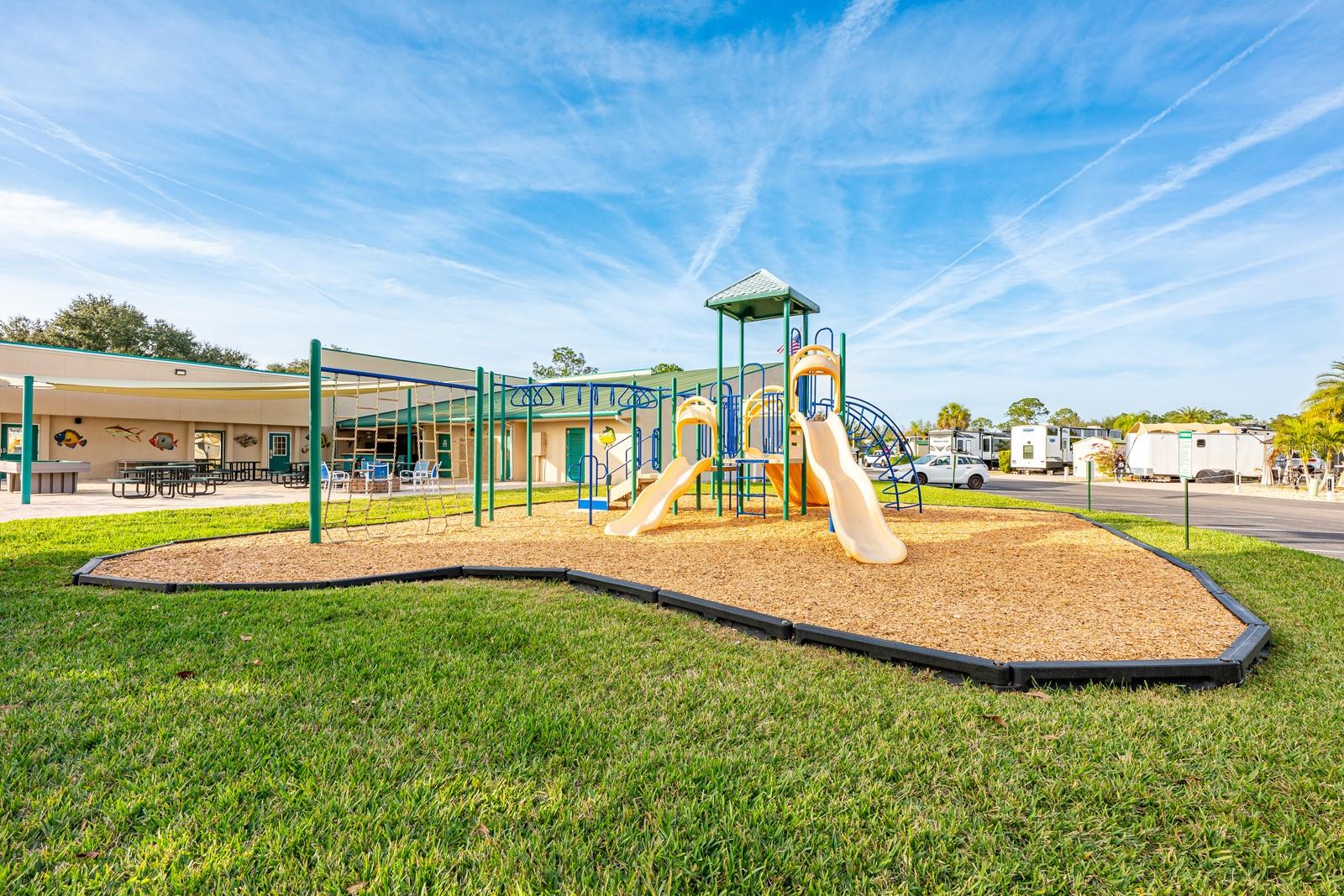 Image 25 of 25 For 2410 Limewood Avenue 304