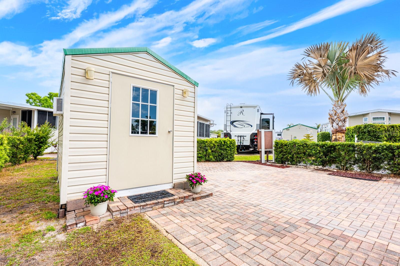 Image 8 of 25 For 2410 Limewood Avenue 304