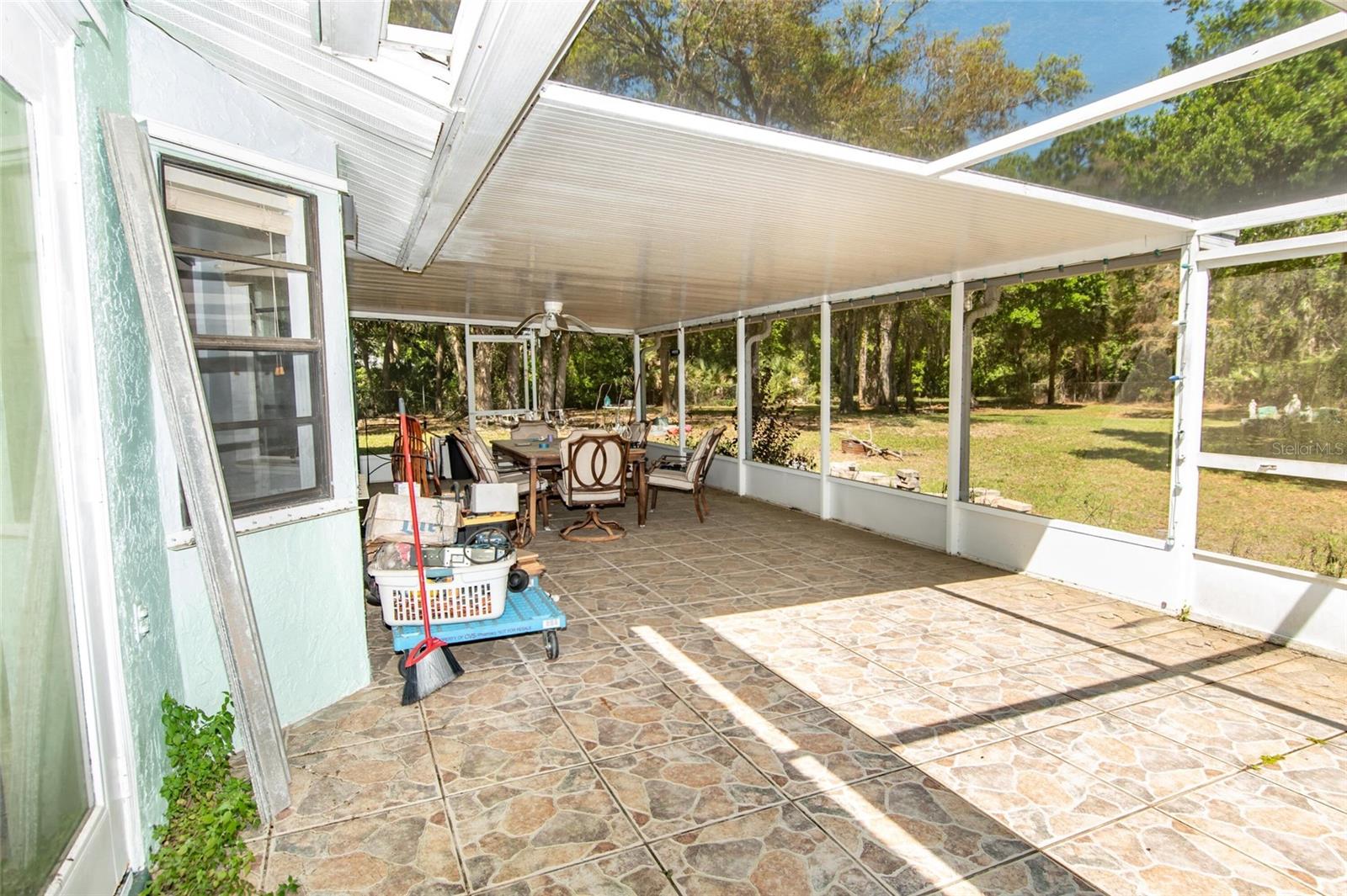 Image 19 of 50 For 4022 Canaveral Groves Boulevard