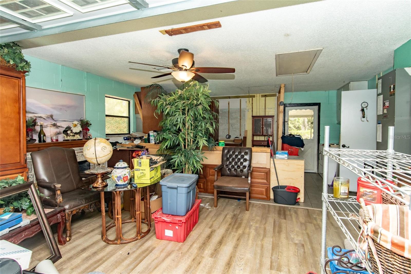 Image 23 of 50 For 4022 Canaveral Groves Boulevard