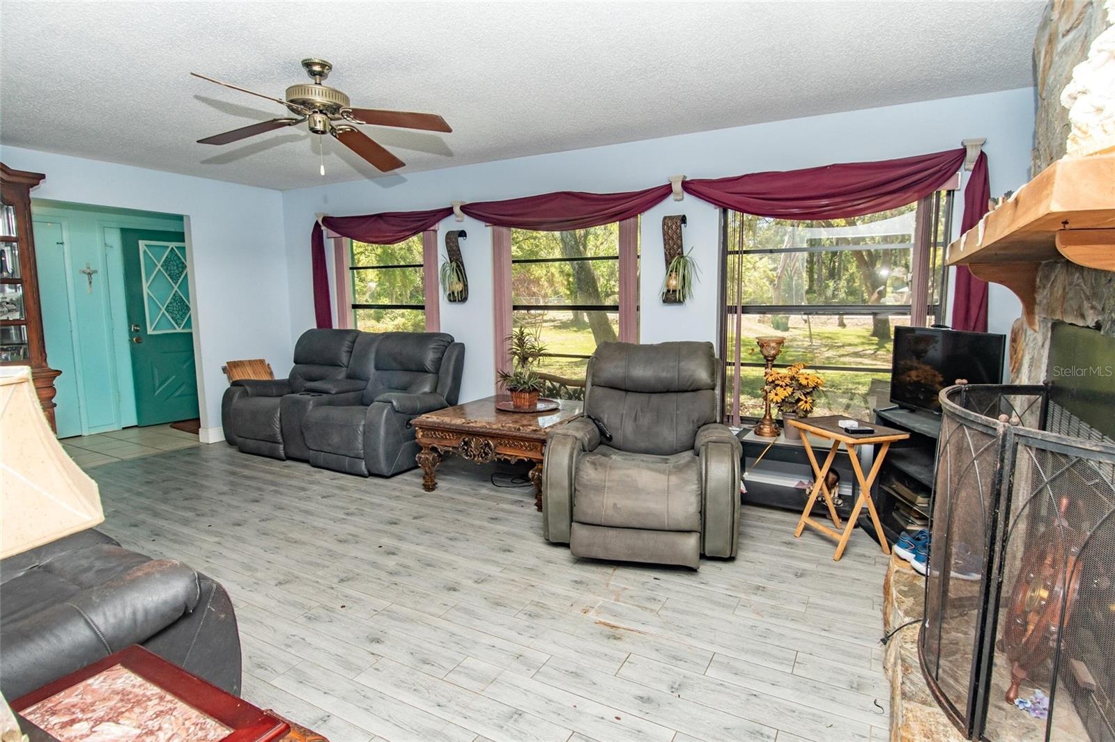 Image 39 of 50 For 4022 Canaveral Groves Boulevard