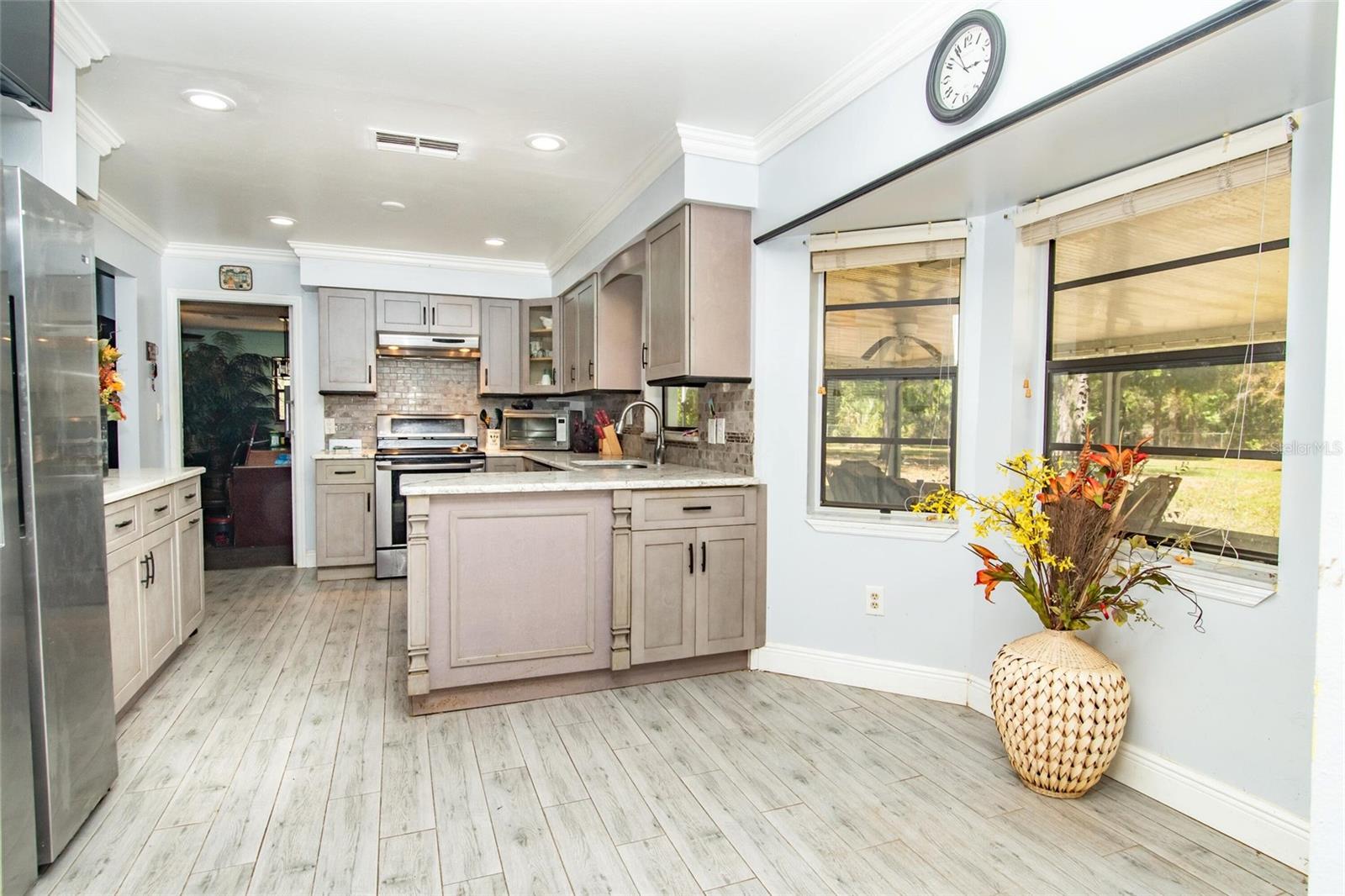 Image 5 of 50 For 4022 Canaveral Groves Boulevard