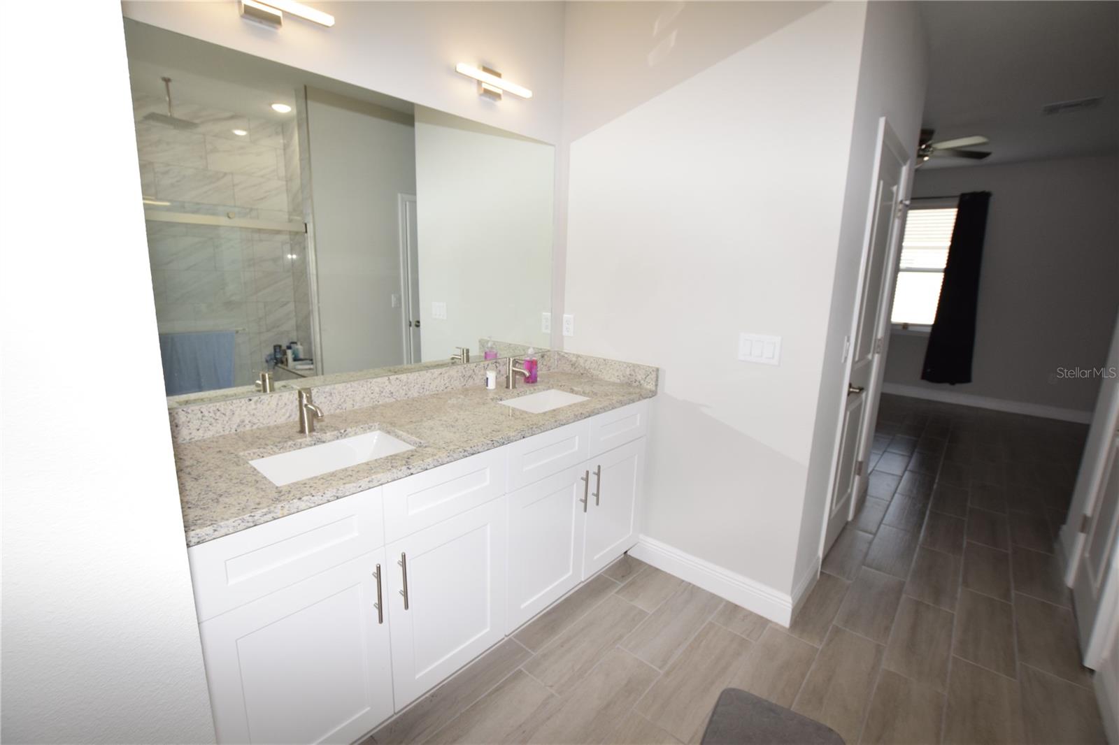 Image 31 of 35 For 642 Desmoines Court