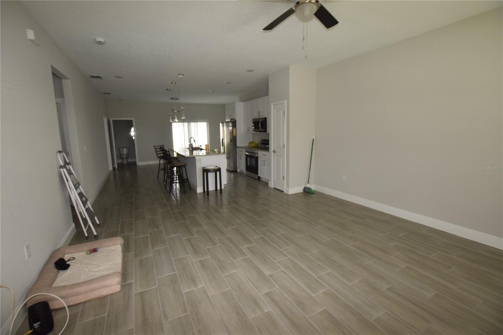 Image 5 of 35 For 642 Desmoines Court