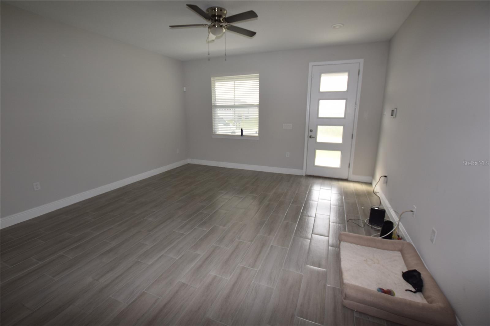 Image 6 of 35 For 642 Desmoines Court