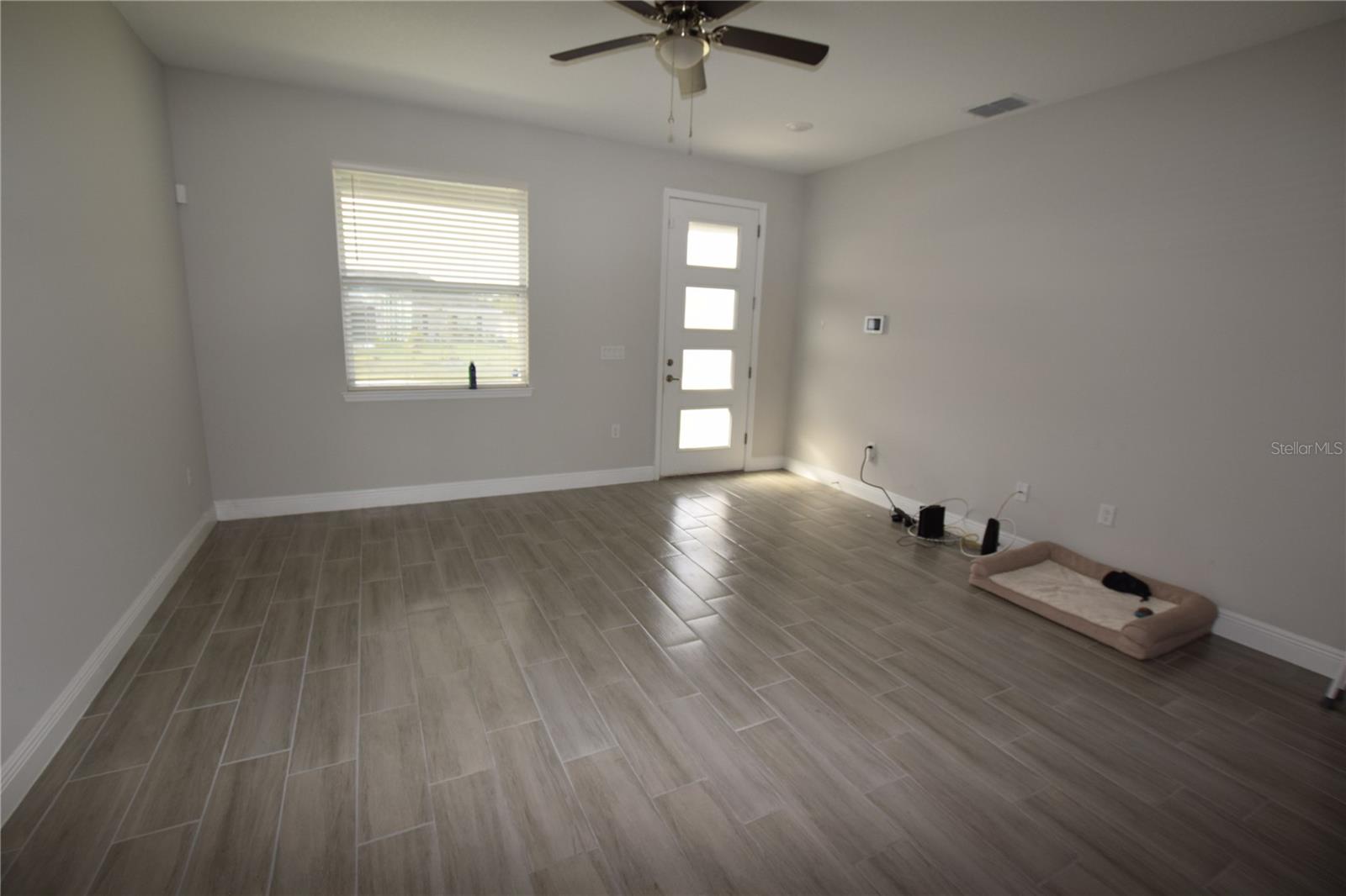 Image 7 of 35 For 642 Desmoines Court