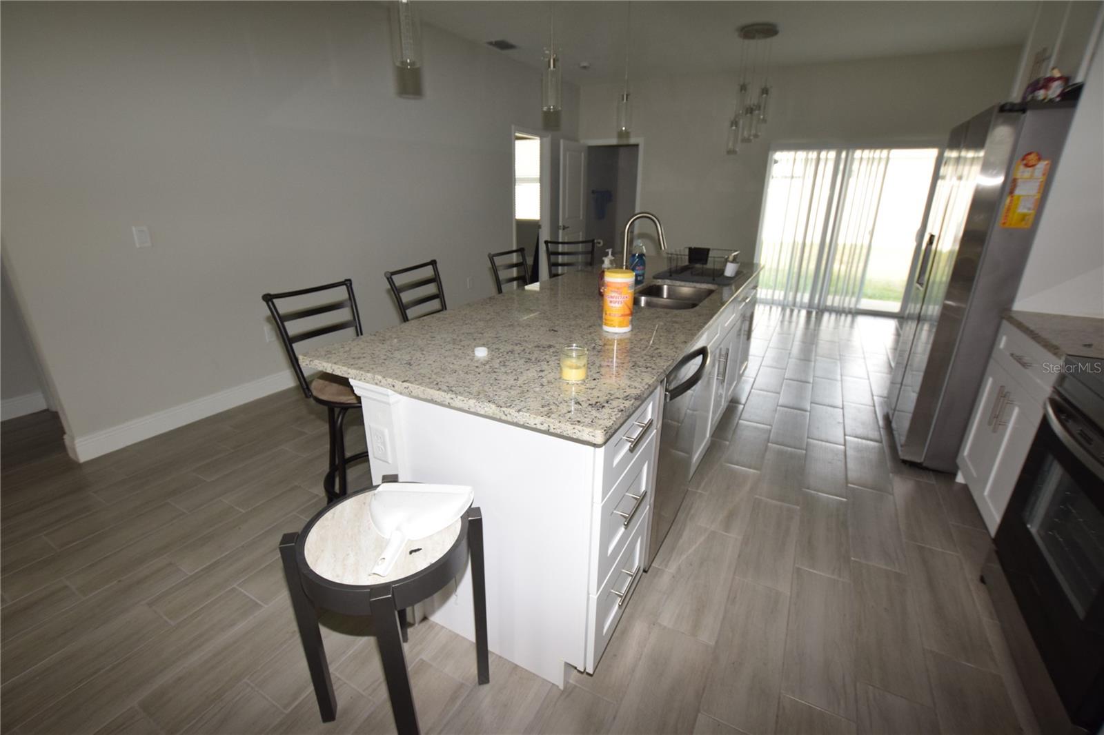 Image 8 of 35 For 642 Desmoines Court