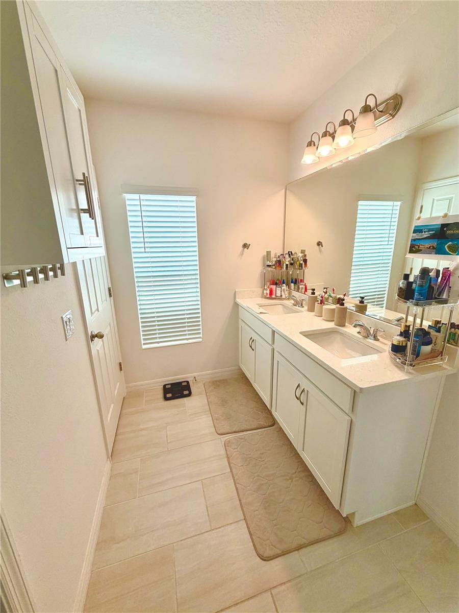 Image 14 of 46 For 4209 Deleon Street