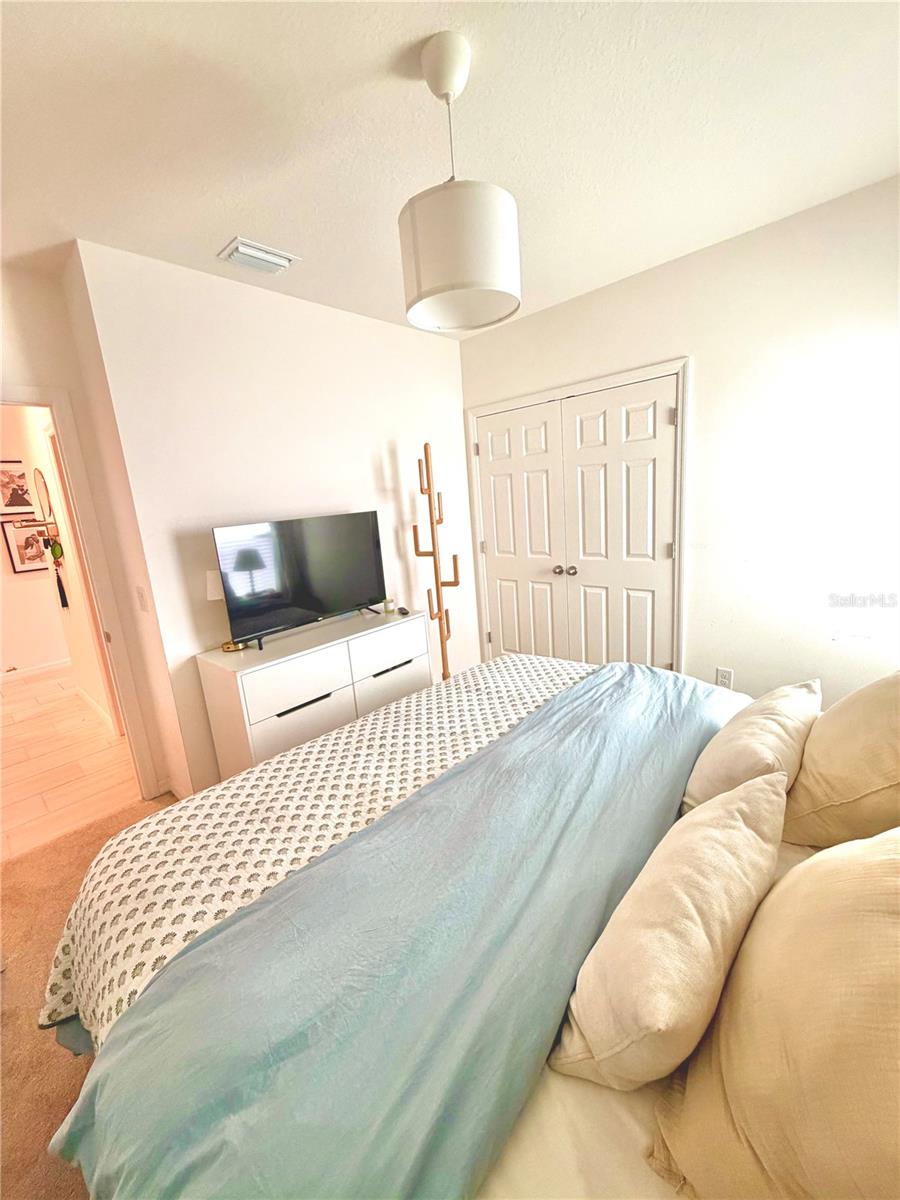 Image 16 of 46 For 4209 Deleon Street