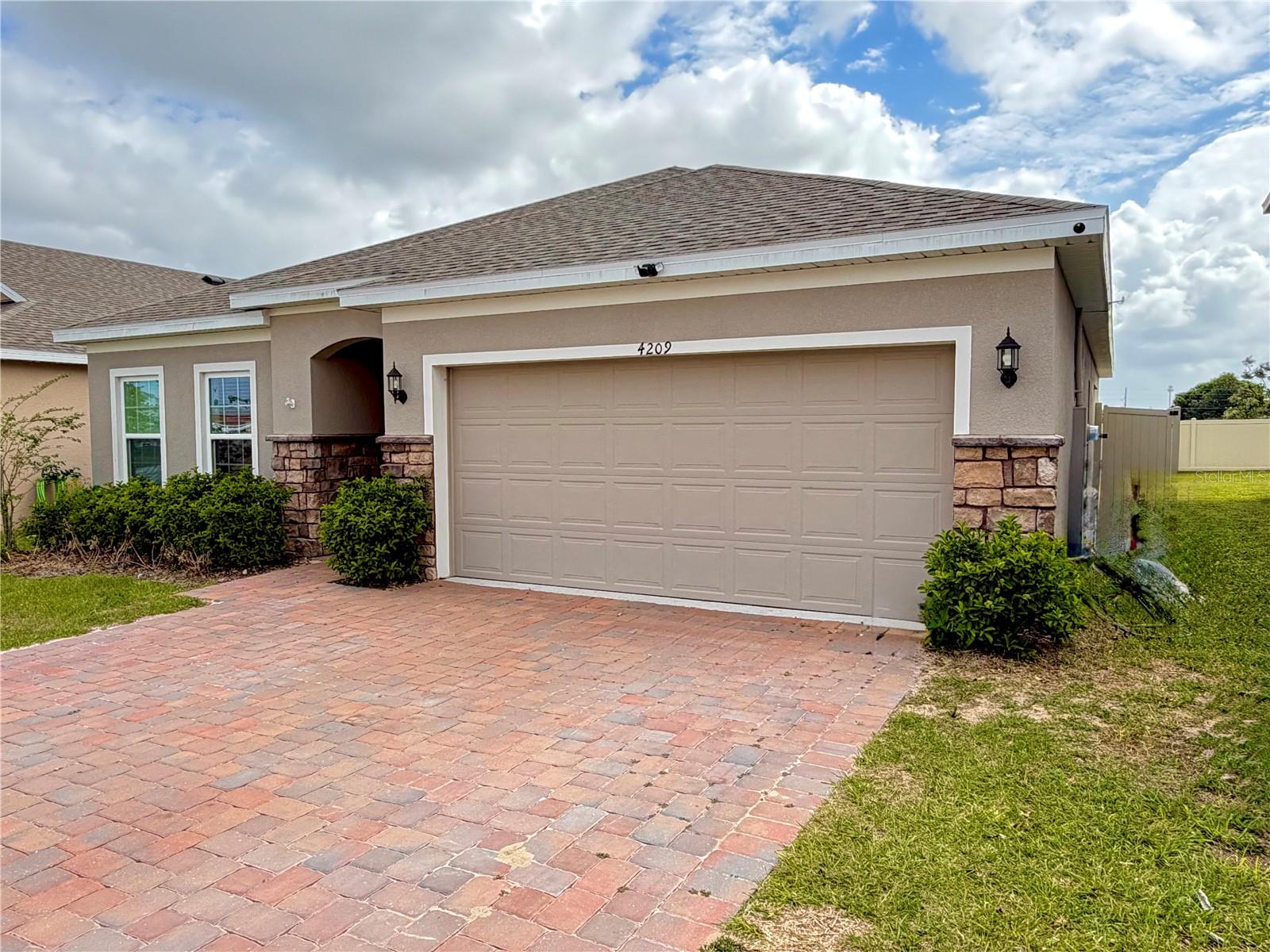 Image 3 of 46 For 4209 Deleon Street