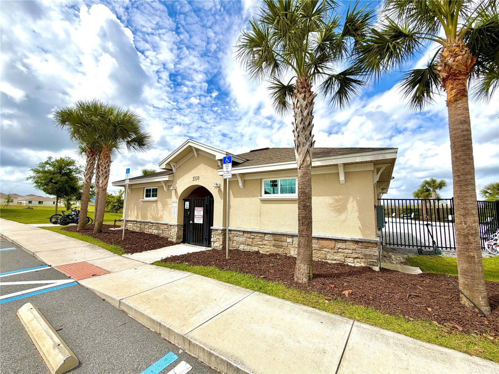 Image 33 of 46 For 4209 Deleon Street