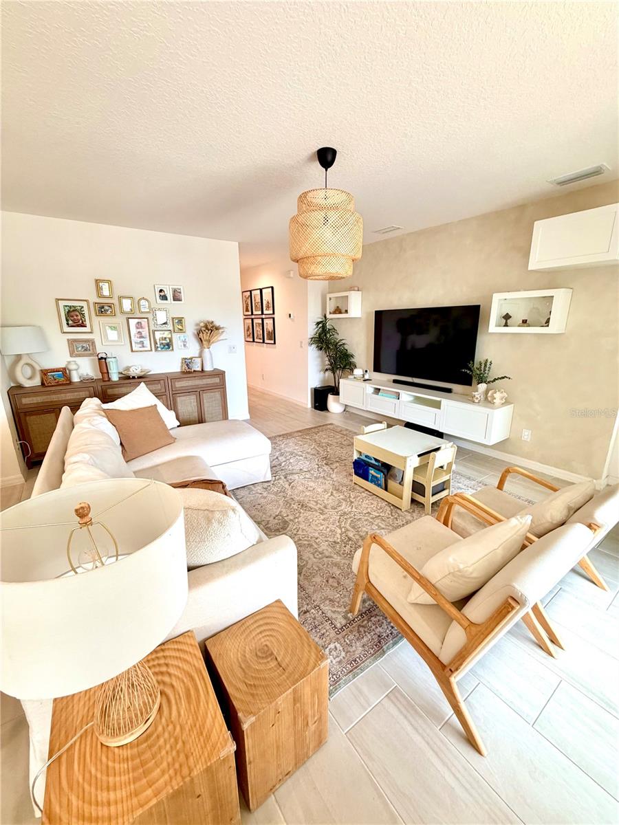 Image 7 of 46 For 4209 Deleon Street