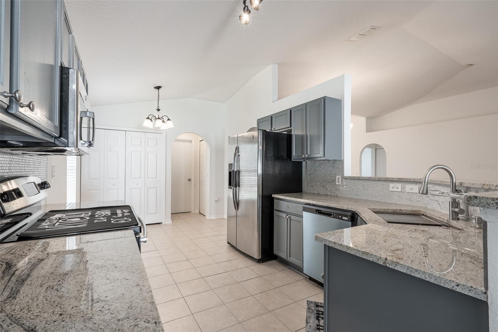 Image 11 of 30 For 2123 Anoka Way