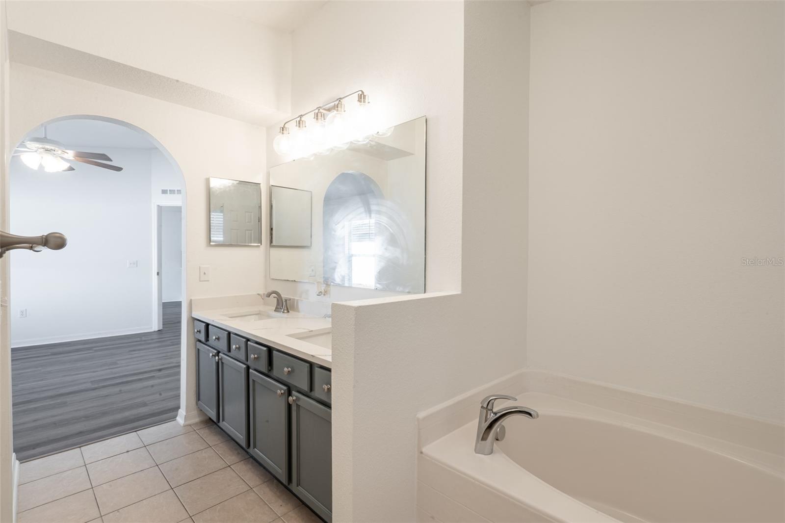 Image 19 of 30 For 2123 Anoka Way