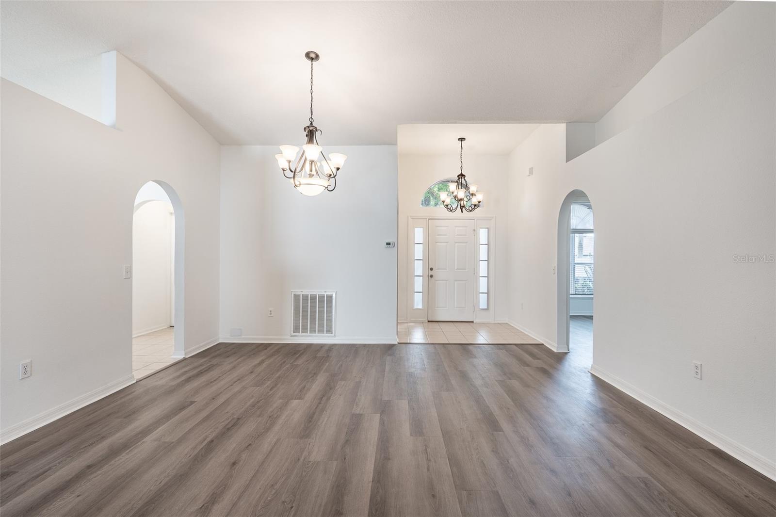 Image 6 of 30 For 2123 Anoka Way