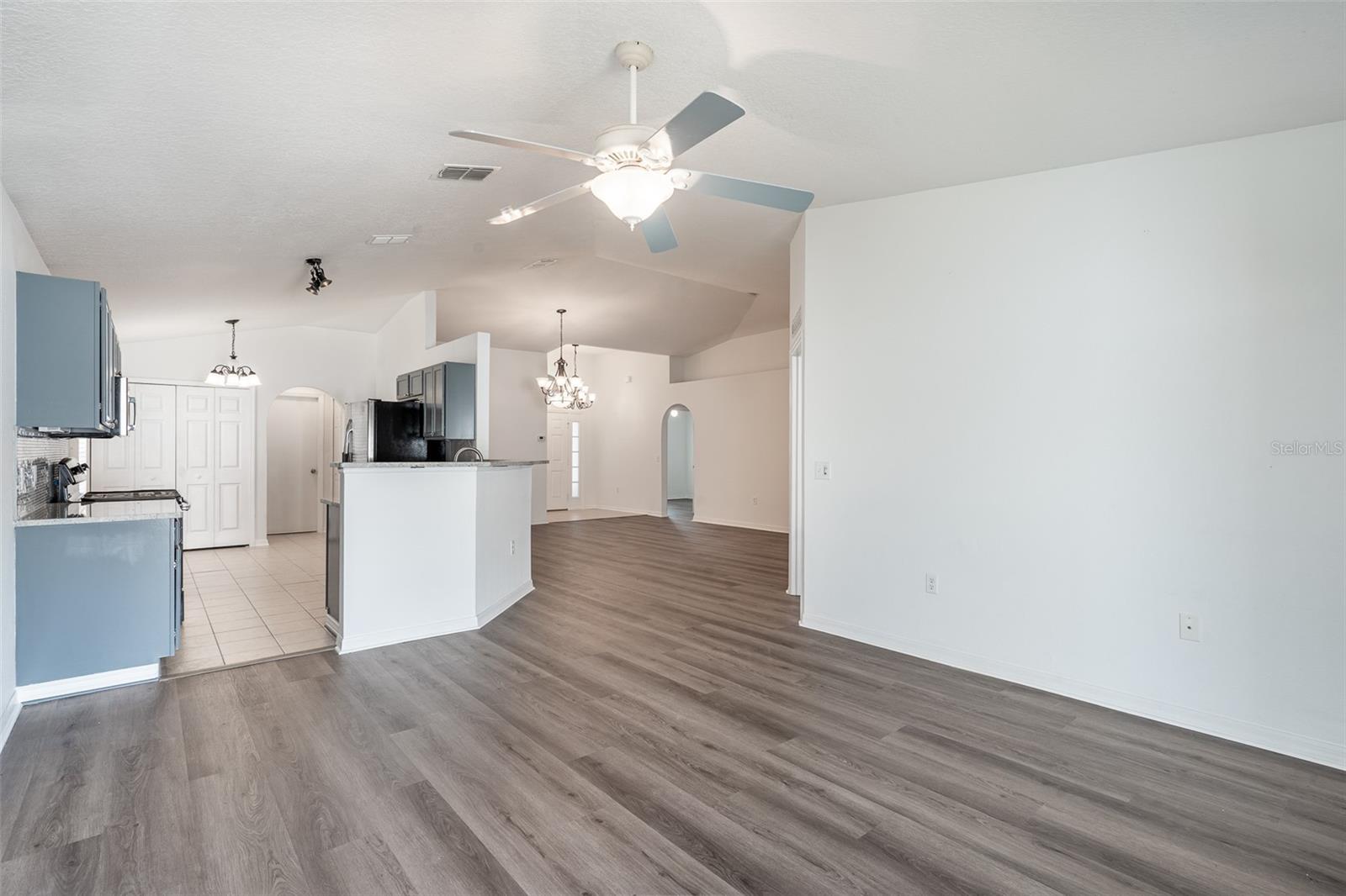 Image 8 of 30 For 2123 Anoka Way