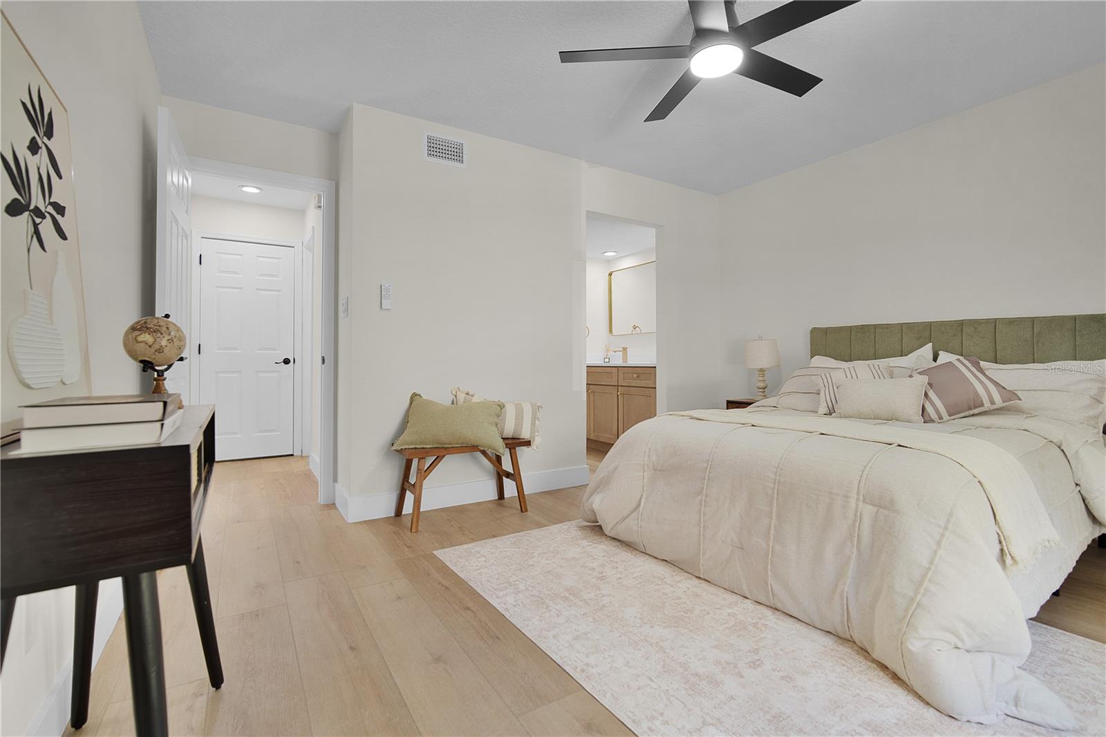 Image 20 of 38 For 233 Wilderness Point