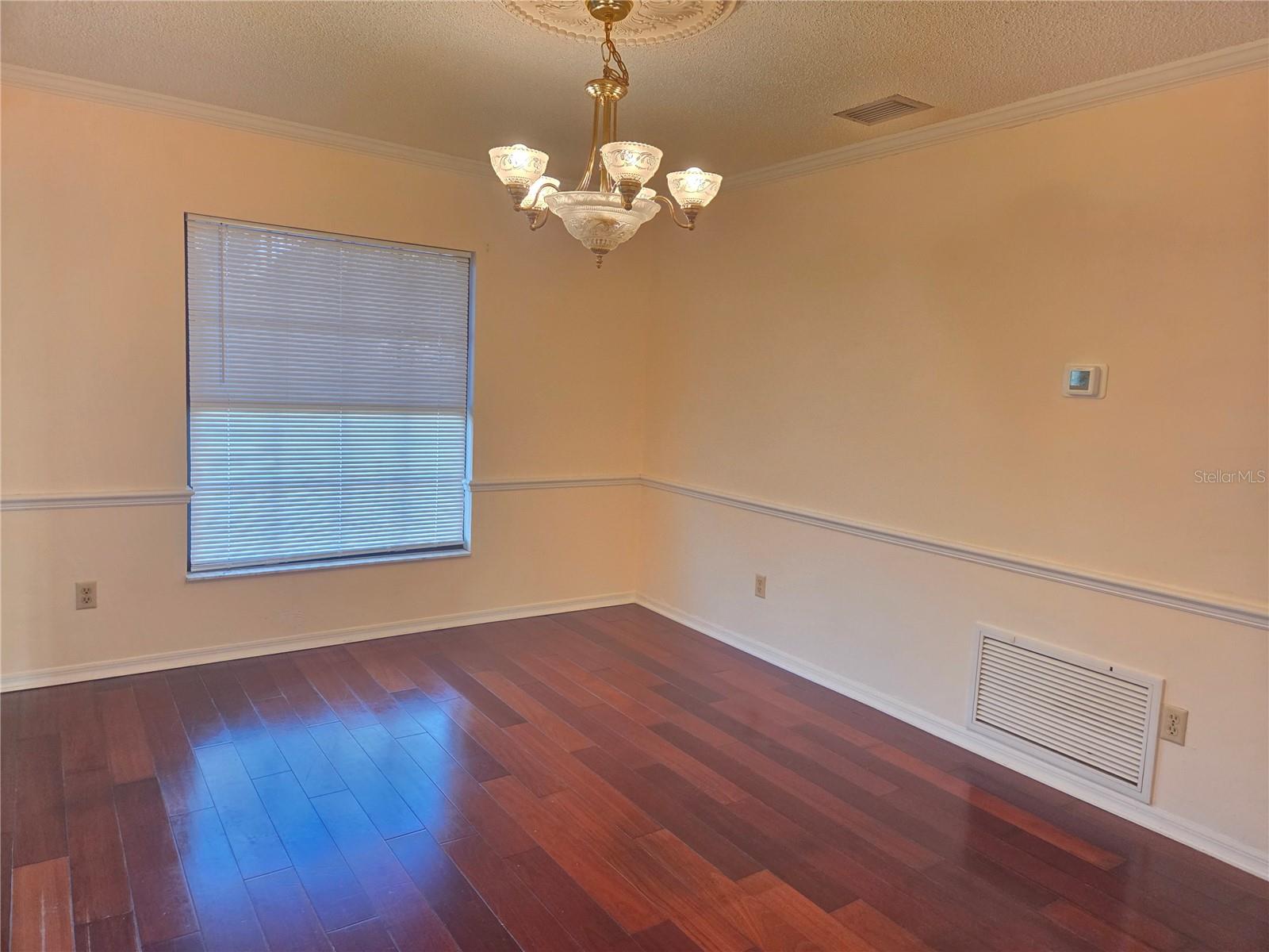 Image 4 of 27 For 2900 Mills Avenue