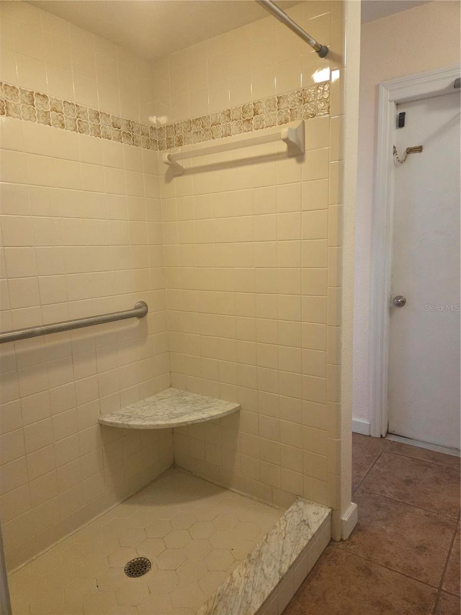 Image 7 of 27 For 2900 Mills Avenue