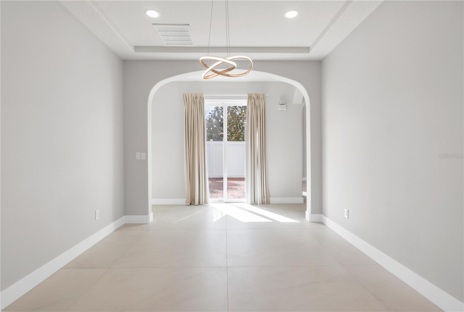 Image 19 of 53 For 9897 Lake District Lane