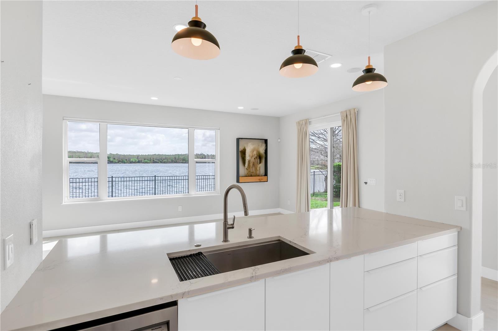 Image 7 of 53 For 9897 Lake District Lane