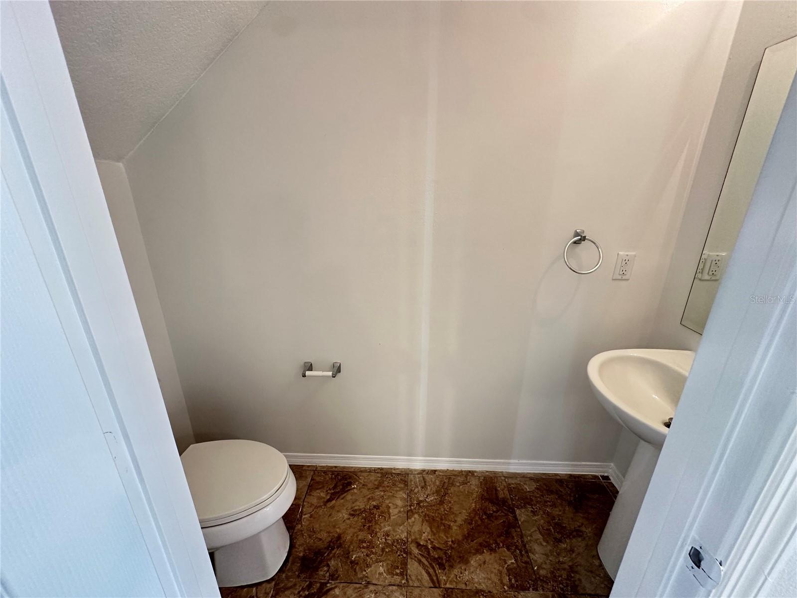 Image 28 of 34 For 5113 Dominica Drive