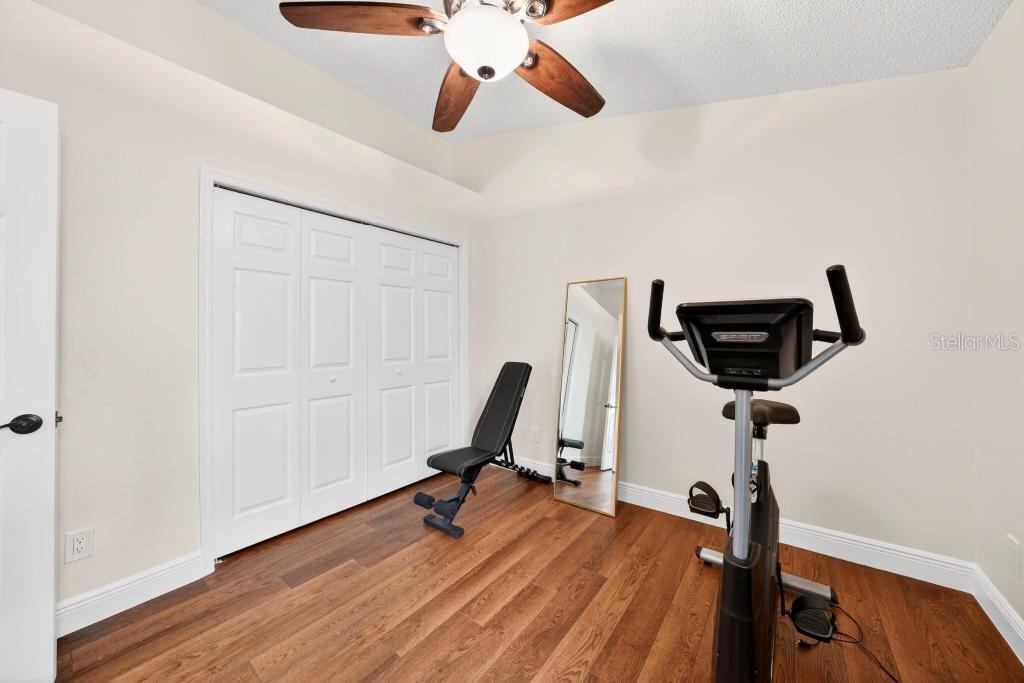 Image 15 of 81 For 5477 Glen Oak Place