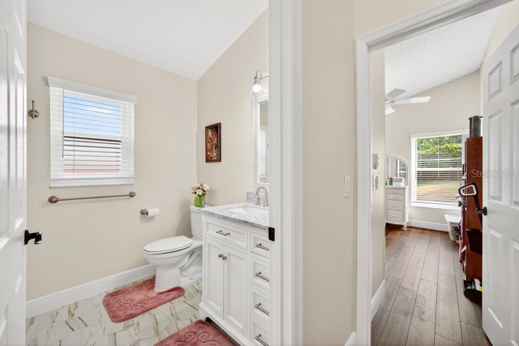 Image 16 of 81 For 5477 Glen Oak Place