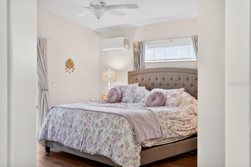 Image 2 of 81 For 5477 Glen Oak Place