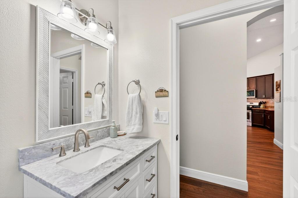 Image 20 of 81 For 5477 Glen Oak Place