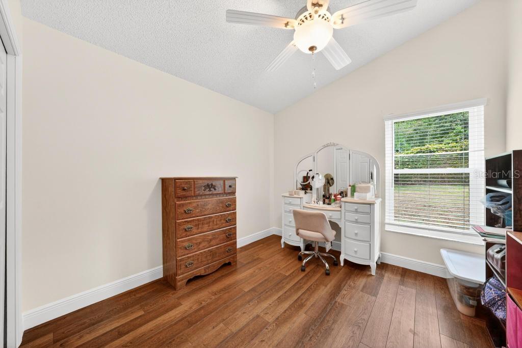 Image 21 of 81 For 5477 Glen Oak Place