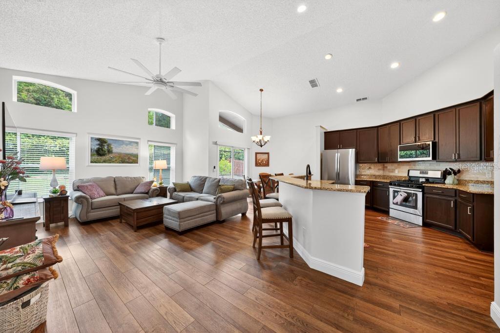 Image 31 of 81 For 5477 Glen Oak Place